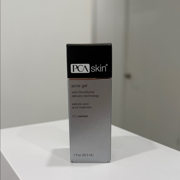 PCA Skin Acne Gel - Silver and Black